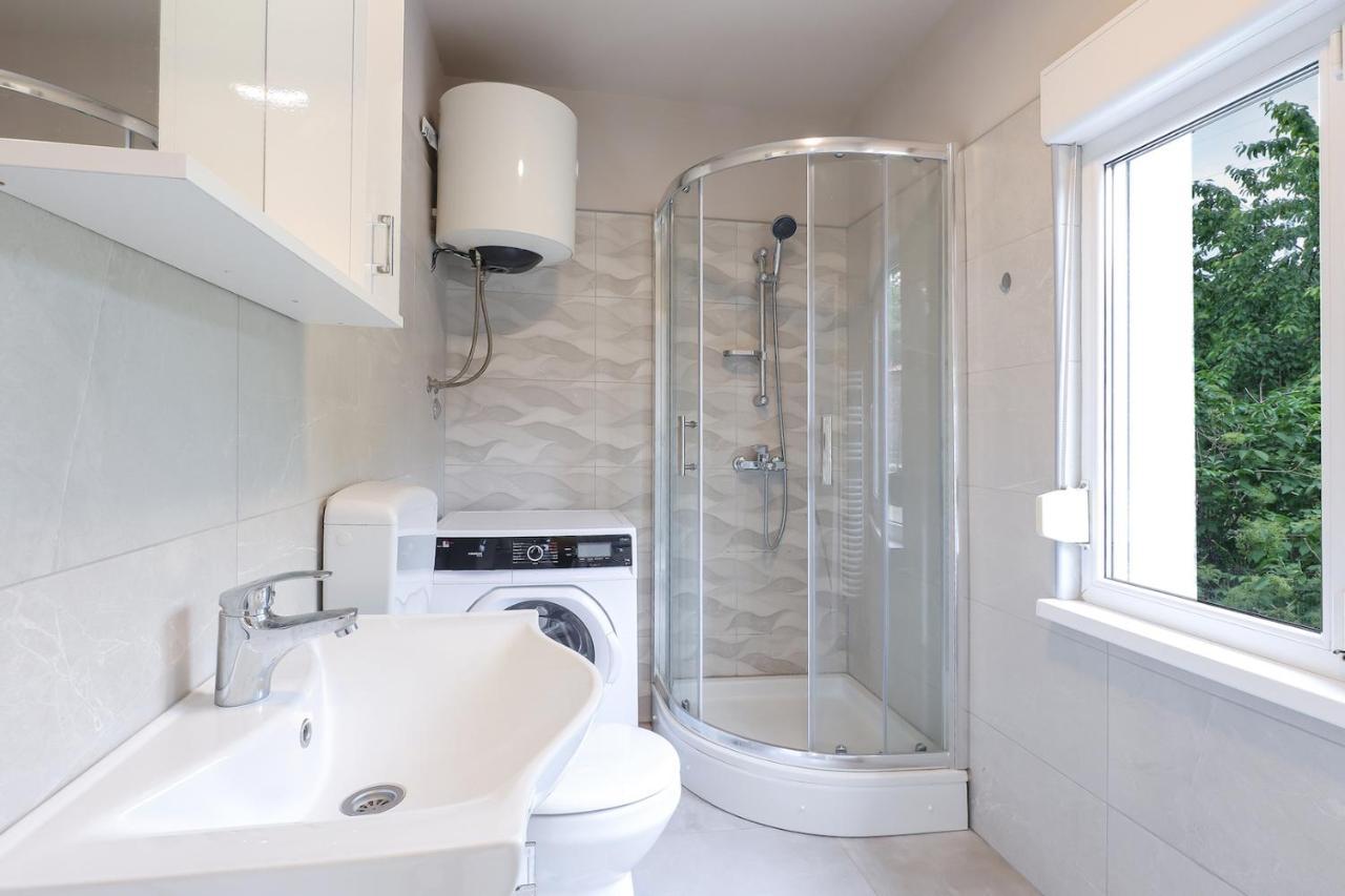 Apartman Lucia *